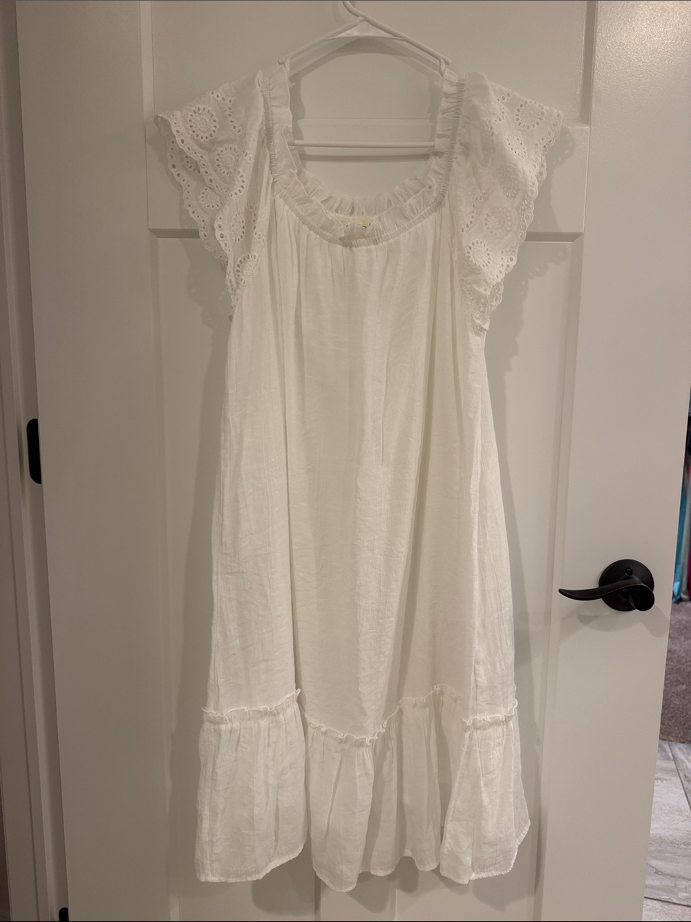 White Eyelet Flutter-Sleeve Casual Dress